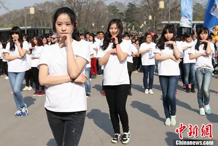 男子种大麻赚钱备婚 结婚当天被抓